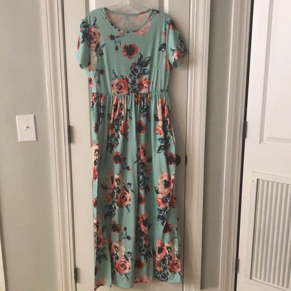 Mint maxi floral dress. Large